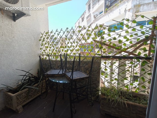 Studio en résidence fermée avec jardin à louer plein Racine — 3