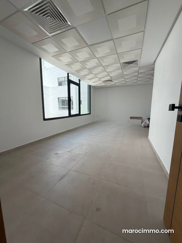 Bureaux 4700dhs r noire casa — 2