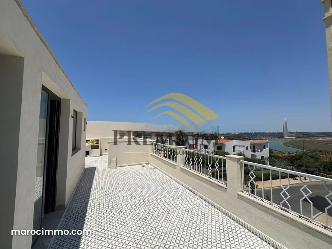 Villa récente à El Youssoufia, Rabat, cinq chambres et jardin — Rabat