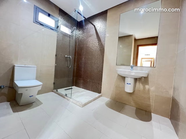 Appartement en location à Palmier. 3 grandes pièces. Service de concierge, cheminée — 4
