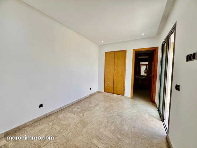 Appartement en location à Palmier. 3 grandes pièces. Service de concierge, cheminée — 2