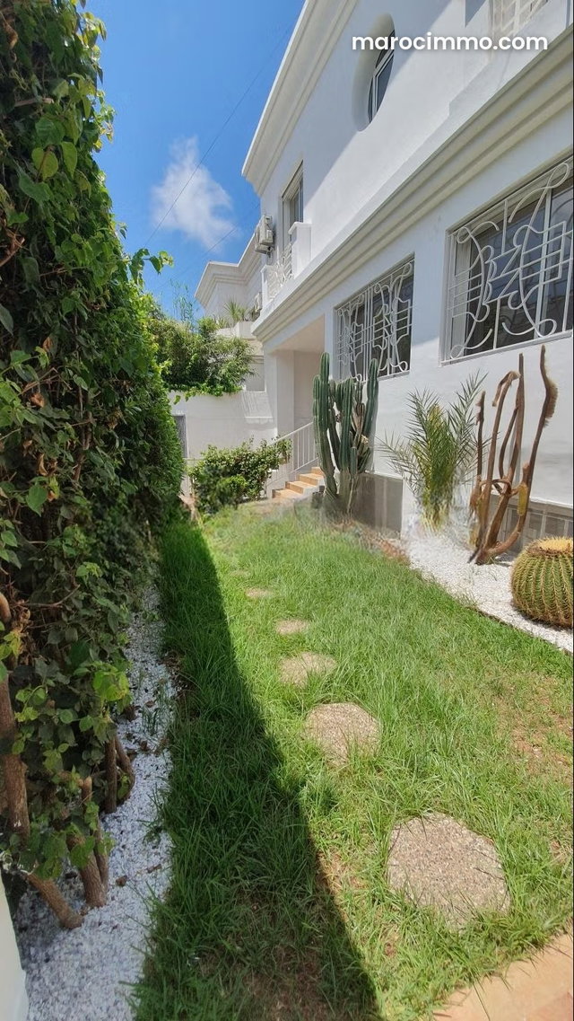 Très jolie villa à louer à Ain Diab — 3