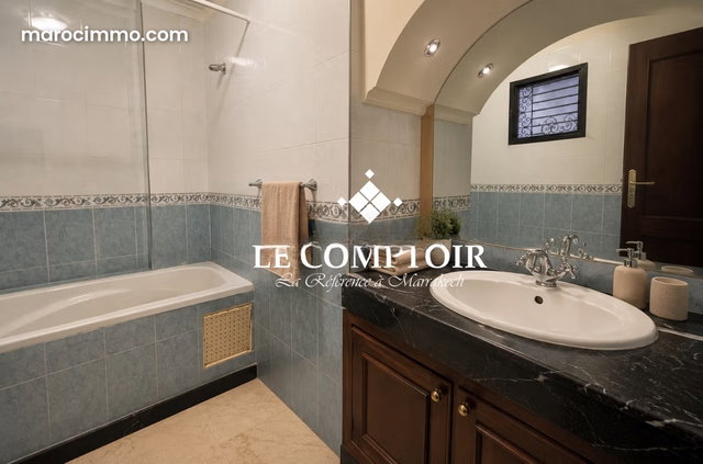 Appartement centre hivernage a louer — 4