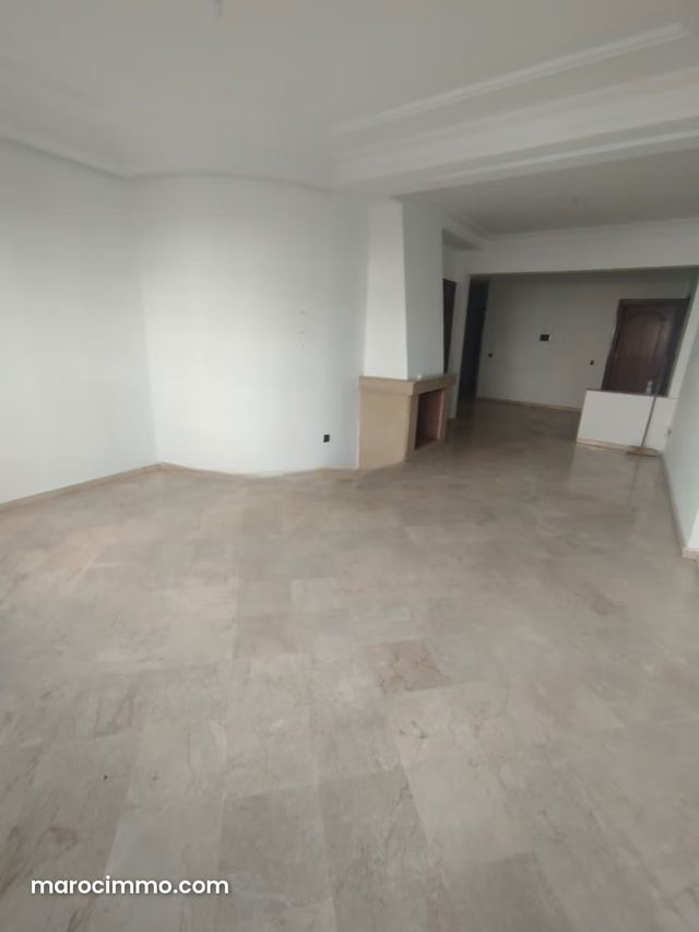 Location beau appart 3 ch salon vide racine — الدار البيضاء