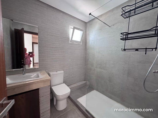 Très bel appartement en location à Riyad. 3 belles chambres. Conciergerie à disposition, système de climatisation — 5