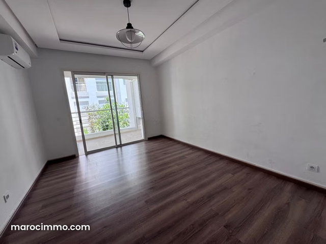 Très bel appartement en location à Riyad. 3 belles chambres. Conciergerie à disposition, système de climatisation — 4