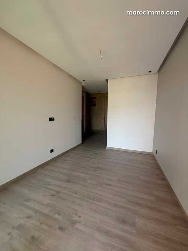 Duplex de 148m² en location à Souissi RABAT — 4