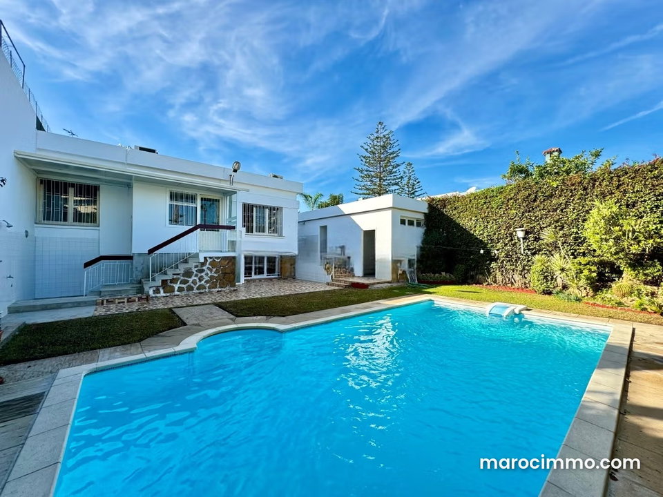 Oasis: villa 4 chambres / terrain 554 m2 / piscine