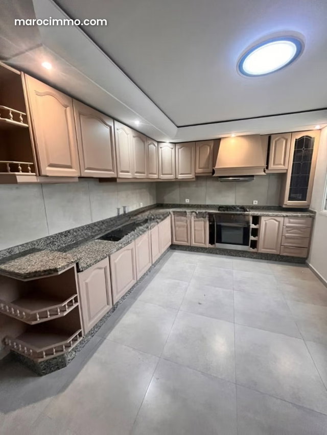 T4 vide 140 m² – 3 chambres – grande terrasse — 5