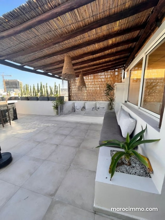 T4 vide 140 m² – 3 chambres – grande terrasse — 2