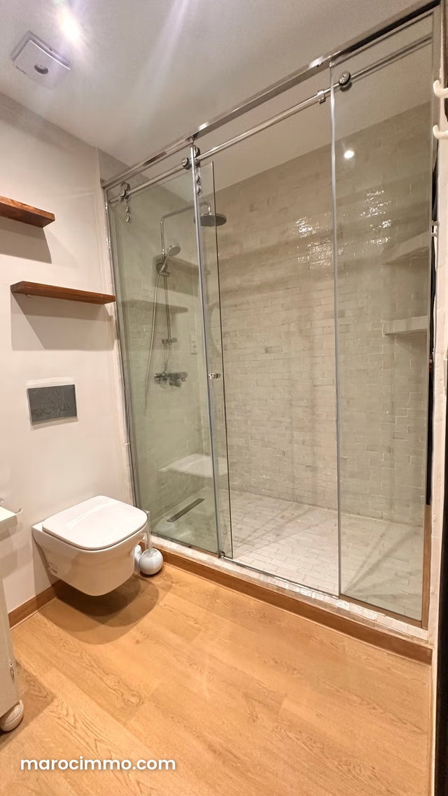 Appartement en location à côté de la wilaya. Surface de 160 m². Meublé — 4