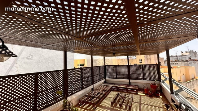 Appartement en location à côté de la wilaya. Surface de 160 m². Meublé — 2