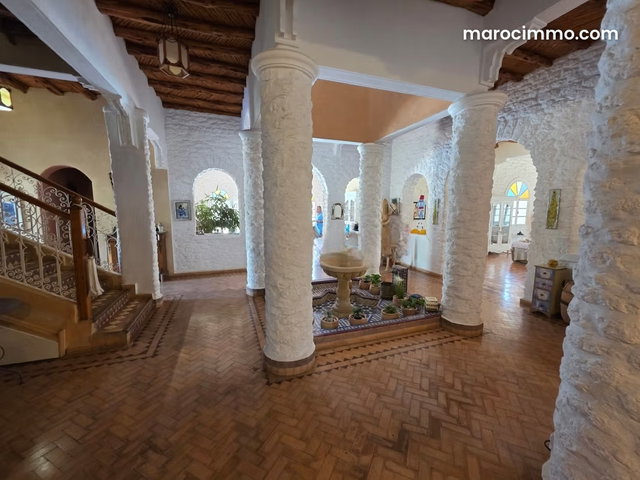 Maison de luxe à vendre à Douar Laarab. 9 pièces confortables. Bien meublé — 3