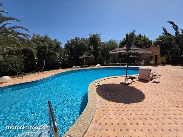 Maison de luxe à vendre à Douar Laarab. 9 pièces confortables. Bien meublé — 2