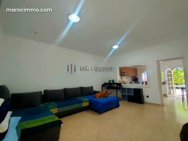 Villa de 350m² vide – 3 chambres – piscine — 2