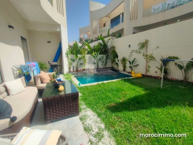 300m² Furnished Villa – 3 Bedrooms – Pool — Casablanca
