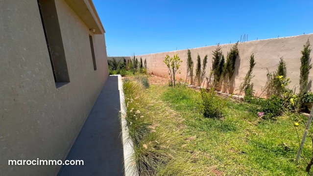 Villa de luxe à vendre à Douar Laarab. Surface de 1000 m². Meublé — 3