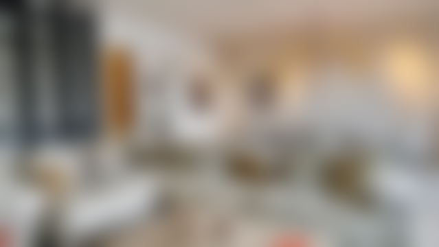 فيلا فاخرة مشرقة للبيع بطريق فاس في مراكش — مراكش