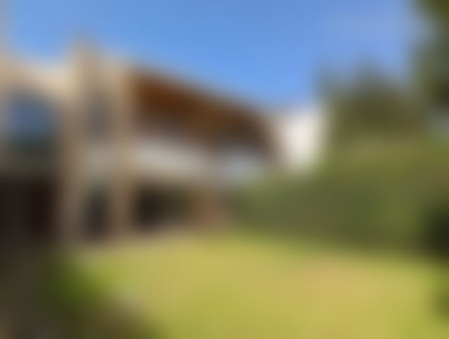 فيلا مشرقة بمسبح خاص للبيع في المدينة الخضراء ببوسكورة — بوسكورة