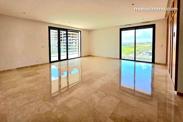 Bel appartement avec terrasse sur CFC — 3