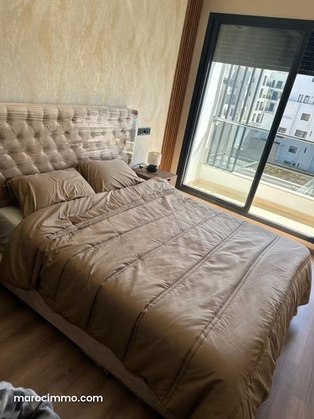 Studio meublé moderne à louer à quartier des hôpit — 3