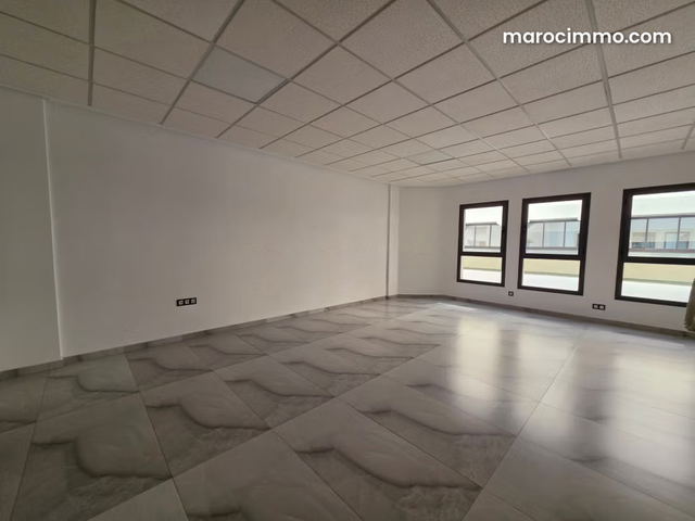 Bureau 70 m², neuf, centre ville — الدار البيضاء