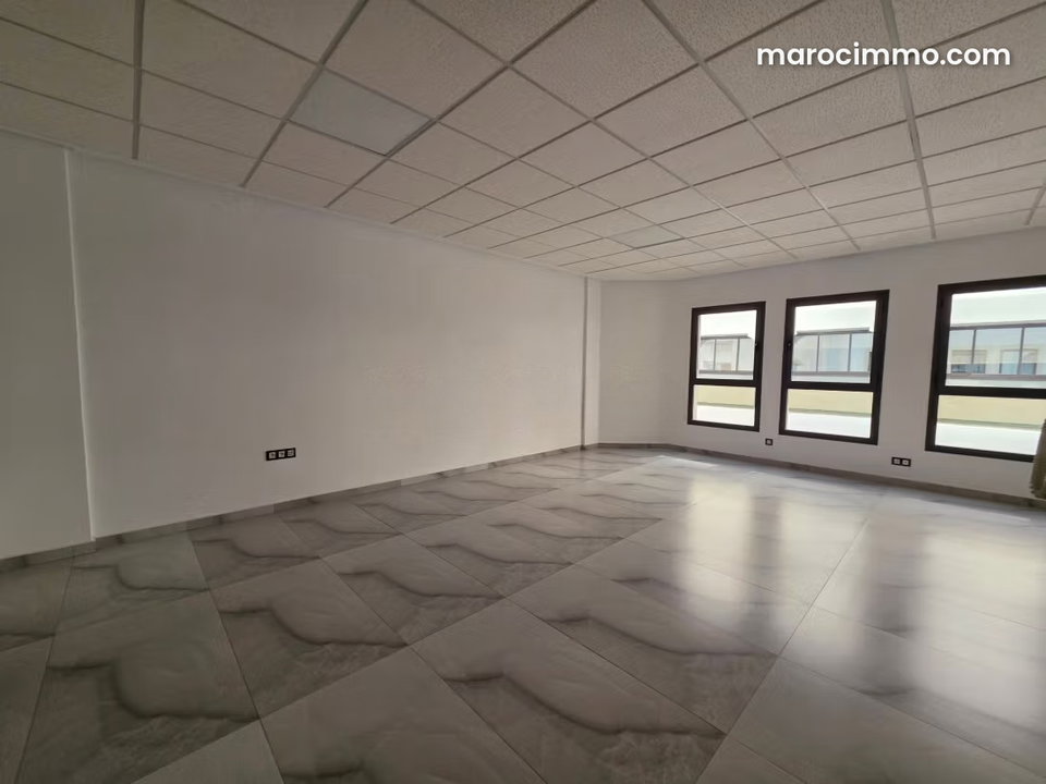 Bureau 70 m², neuf, centre ville