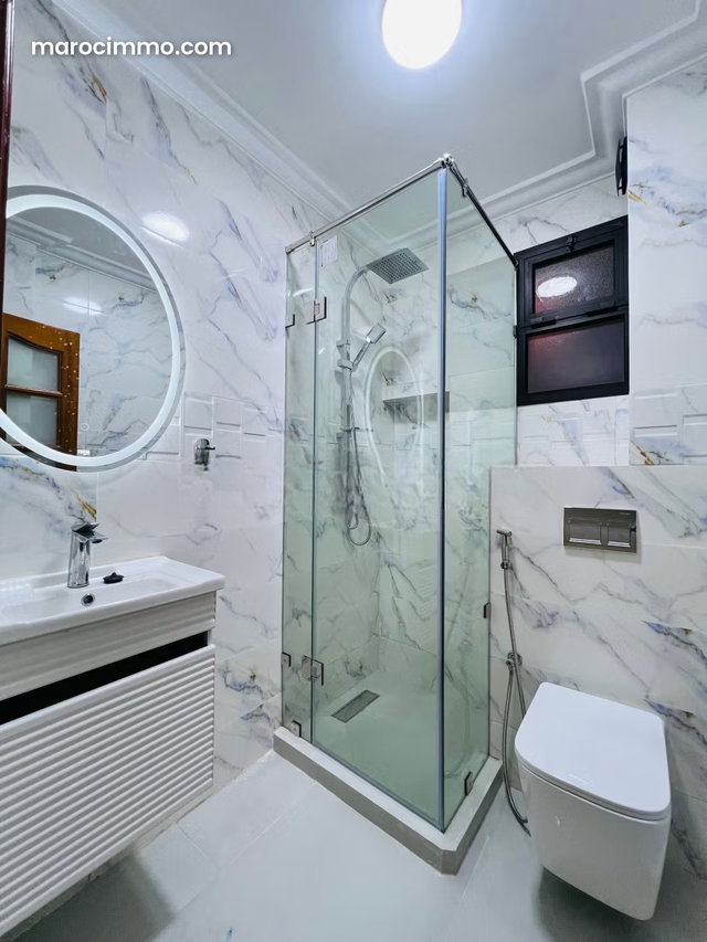 Apartment for rent in Guéliz. 150 m² surface. Double glazing and central heating — 2