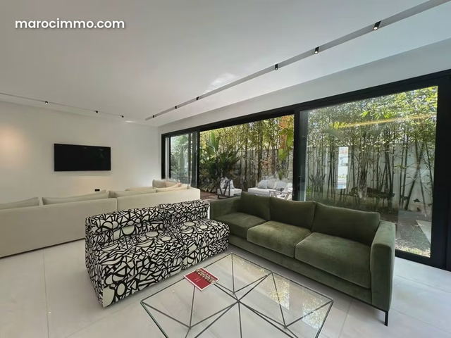 Villa fabuleuse à louer. 6 charmantes chambres. Au bord de la mer — دار بوعزة