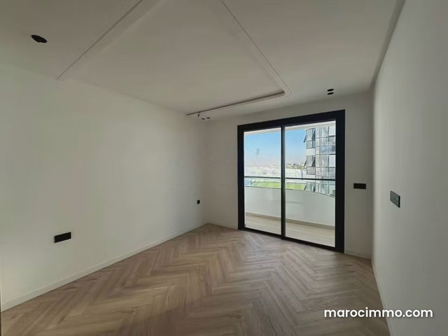 Apartment for rent in Casablanca Finance City. 2 rooms. With lift and terrace — 3