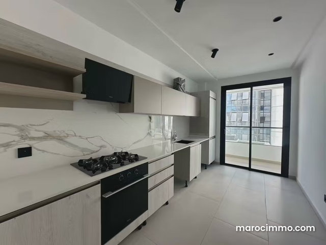Apartment for rent in Casablanca Finance City. 2 rooms. With lift and terrace — 4