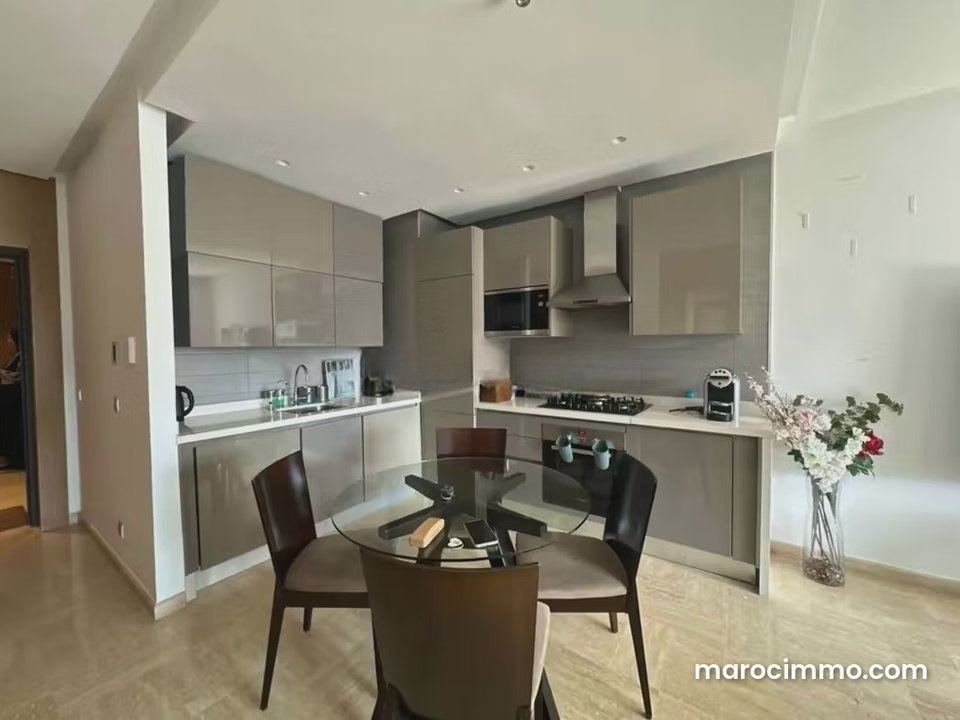 Très bel appartement à louer à Casablanca Finance City. Dimension 120 m². Nouveau mobilier