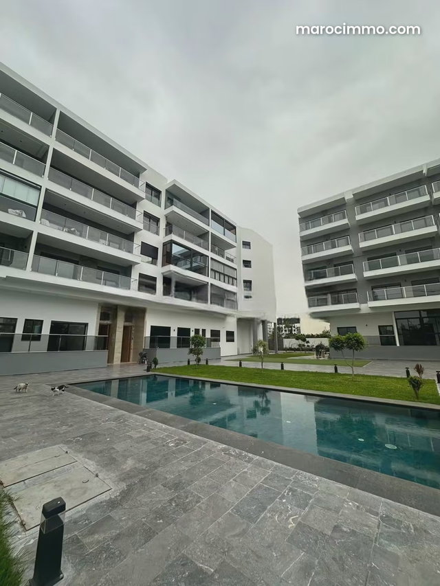 Apartment for rent in Californie. Dimension 65 m² — 5