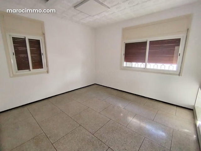 For Rent 400m2 Commercial Villa Franceville — 5