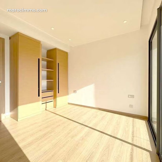 Villa à Vendre de 289.0 m² à Casablanca, Ain Diab Extension 2 — 3