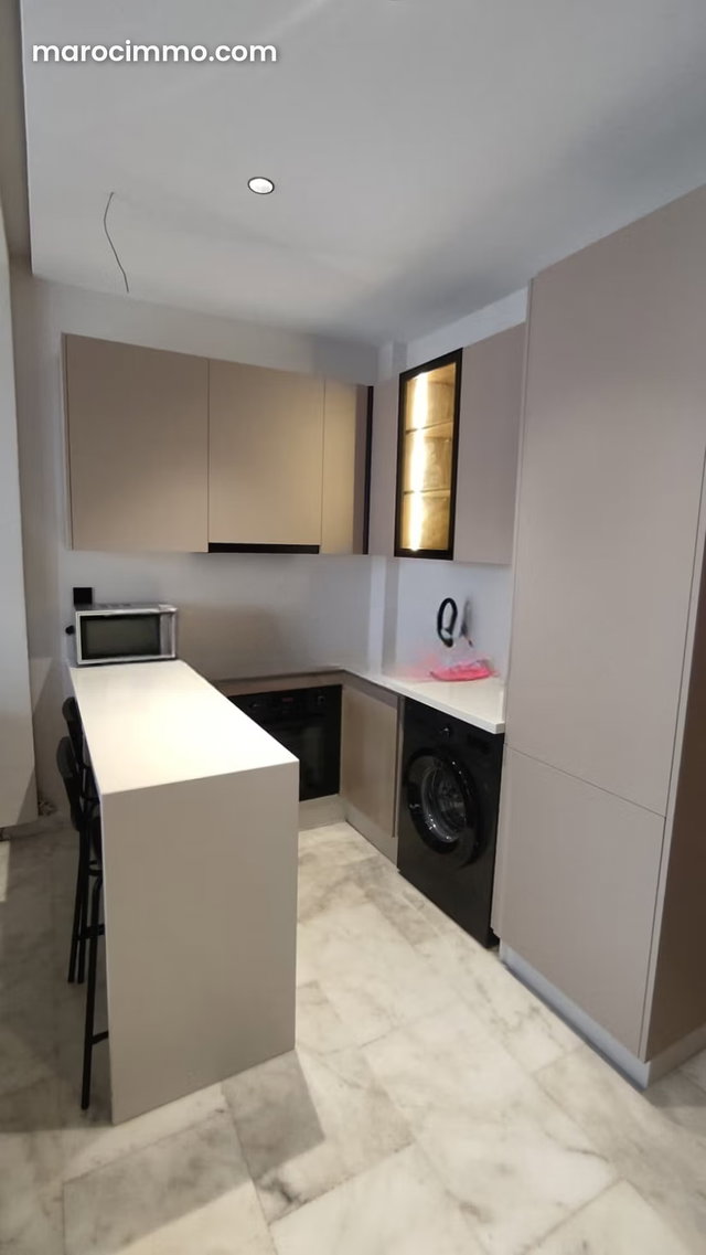 À louer studio – Quartier Les Hôpitaux — 2