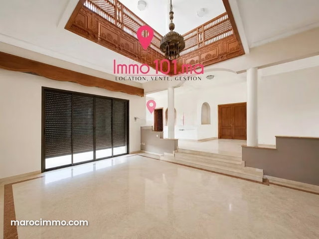 Villa à vendre à Souissi — 2