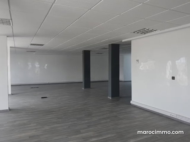 Plateau de bureau sur AVENUE IBNOU ROCHD — 3