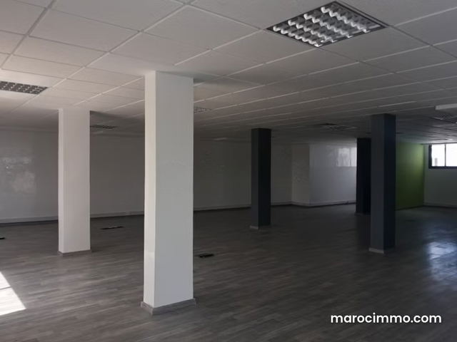 Plateau de bureau sur AVENUE IBNOU ROCHD — الدار البيضاء