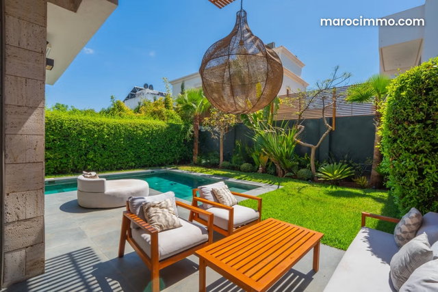 Superb Renovated Villa — 2
