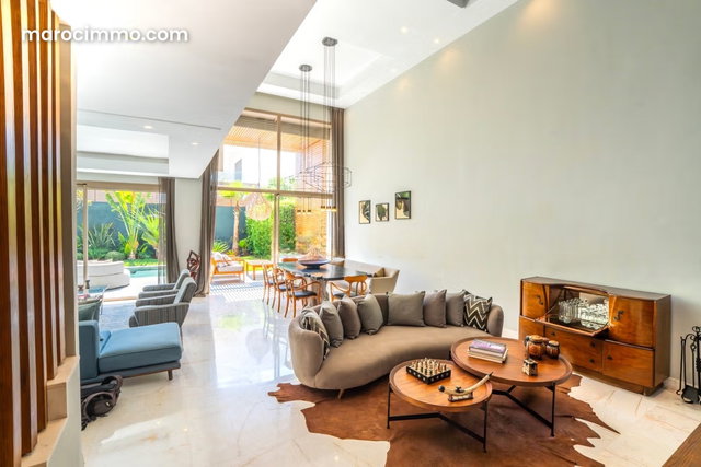 Superb Renovated Villa — 3