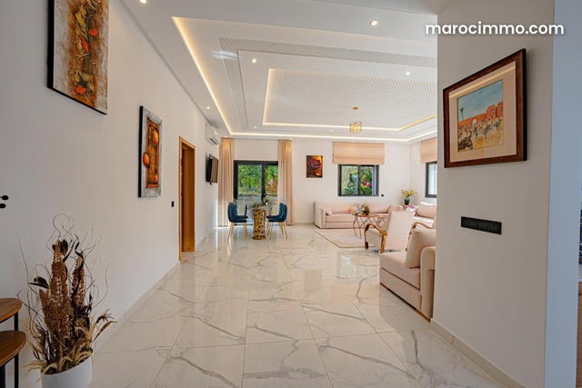 Villa de cinq chambres a Louer — 4