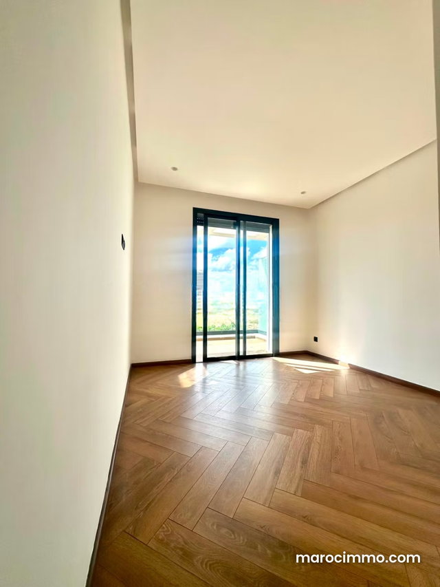 Superbe appartement vide à louer à CFC — 5