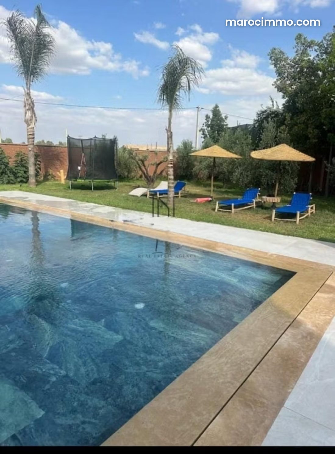 Villa avec piscine et grand terrain, Route de Fès à Marrakech — Marrakech