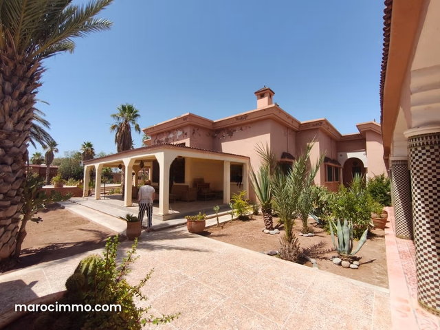 TOP DEAL. 10-Bedroom Guest House on 5,000 sqm — 2