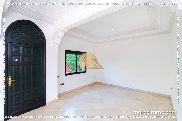 Vacant villa for rent in Targa, Marrakech – Secure residence – 350 m² — 2