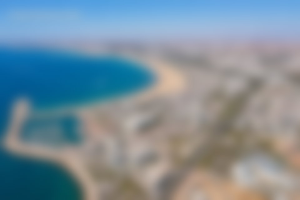 مجمع تجاري واسع للبيع بحي محمدي في أكادير