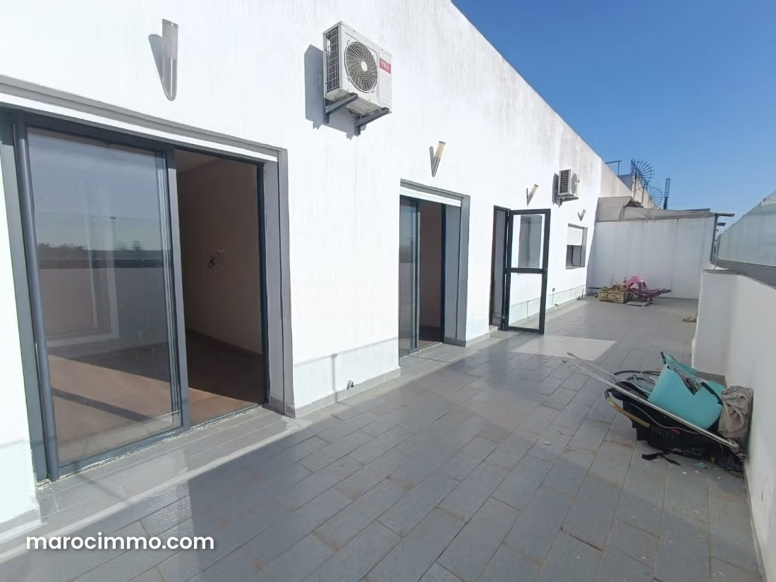 Appartement terrasse au dernier étage à La Ville Haute Kénitra — Kénitra