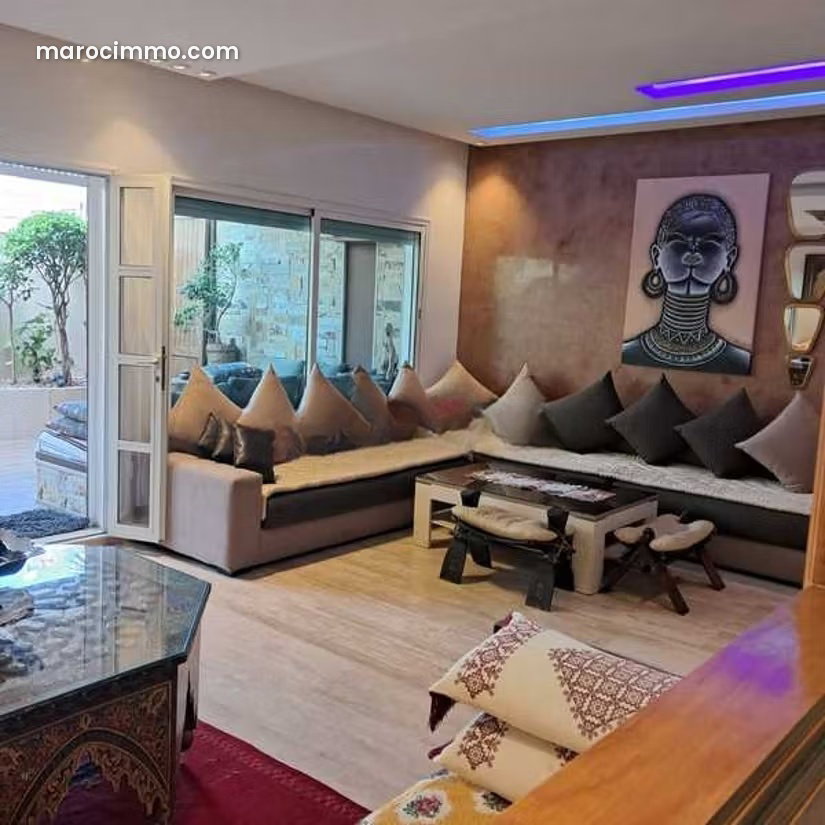 Six-room apartment with terrace and garden in Hay Hassani — Casablanca