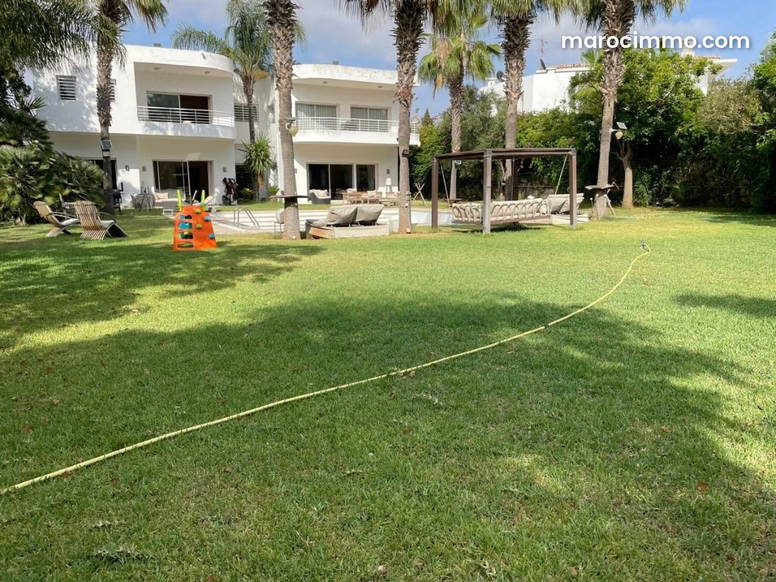 Villa 800 m², jardin piscine et quatre suites, Californie Casablanca — Casablanca